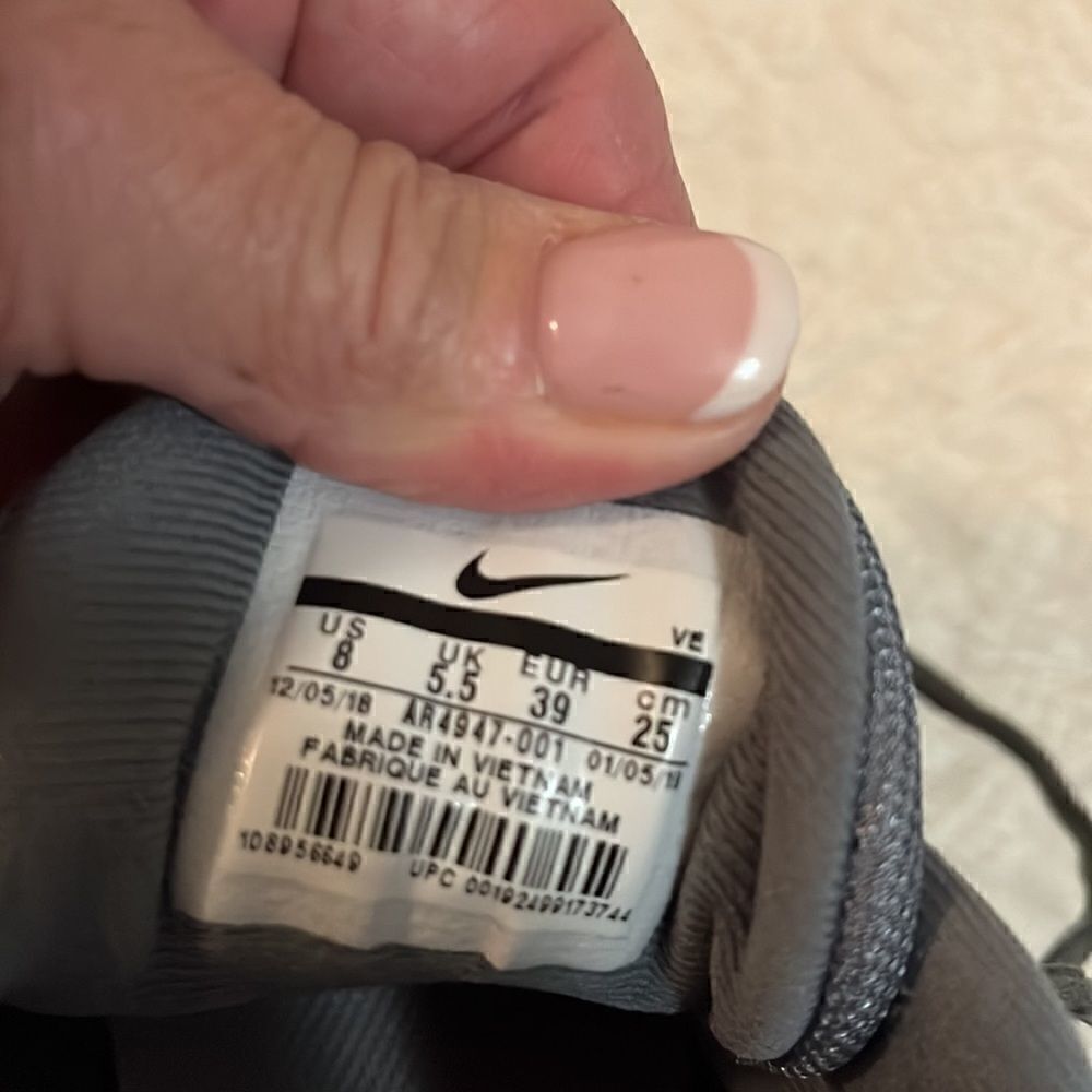 Nike    - Picture 6 of 6